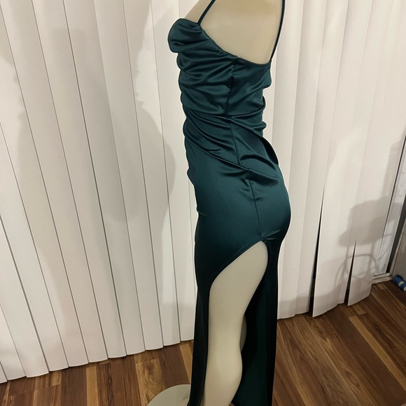 Emerald green silk evening gown - Picture 3 of 5